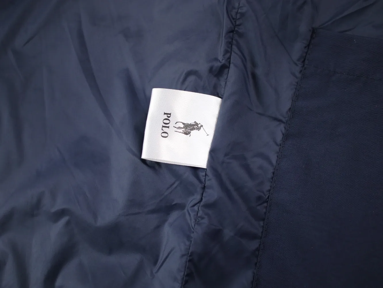 🅿️350 Ralph Lauren Fall New Classic Small Logo Embroidered Hooded Zipper Windproof and Waterproof Jacket 1️⃣ Customized coated fabric, windproof and waterproof, exquisite small logo embroidery on the chest to highlight your personality, and the workmanship details are perfectly controlled! 2️⃣It is very youthful and energetic, and can be easily worn by both men and women. It is very in line with the fashion aesthetic concepts of today's young people! 3️⃣ Full set of customized accessories, complete with three labels, same style for men and women, a must-have for couples. Color: Navy Khaki Size: S, M, L, XL